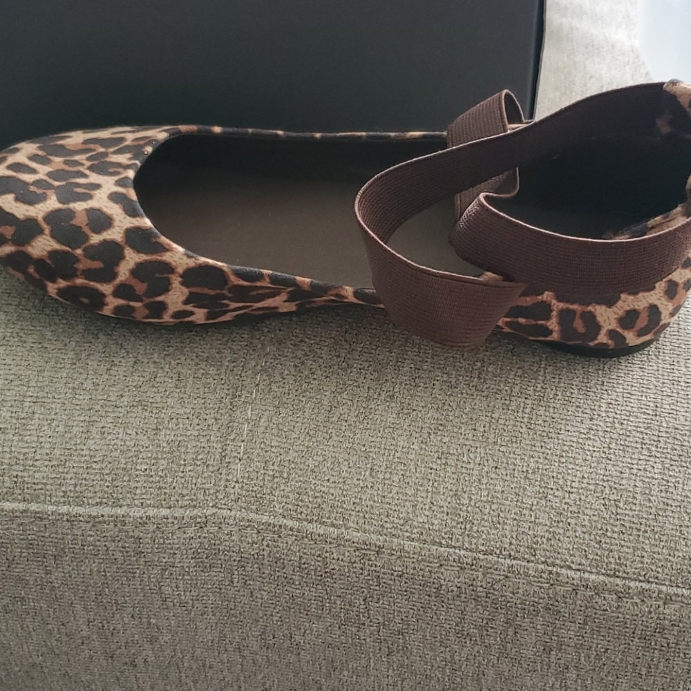 Girls leopard print shoes